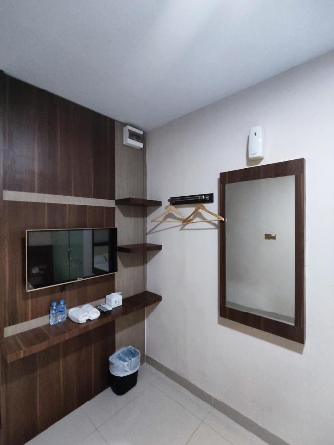 Hotel Morena Batam Екстериор снимка