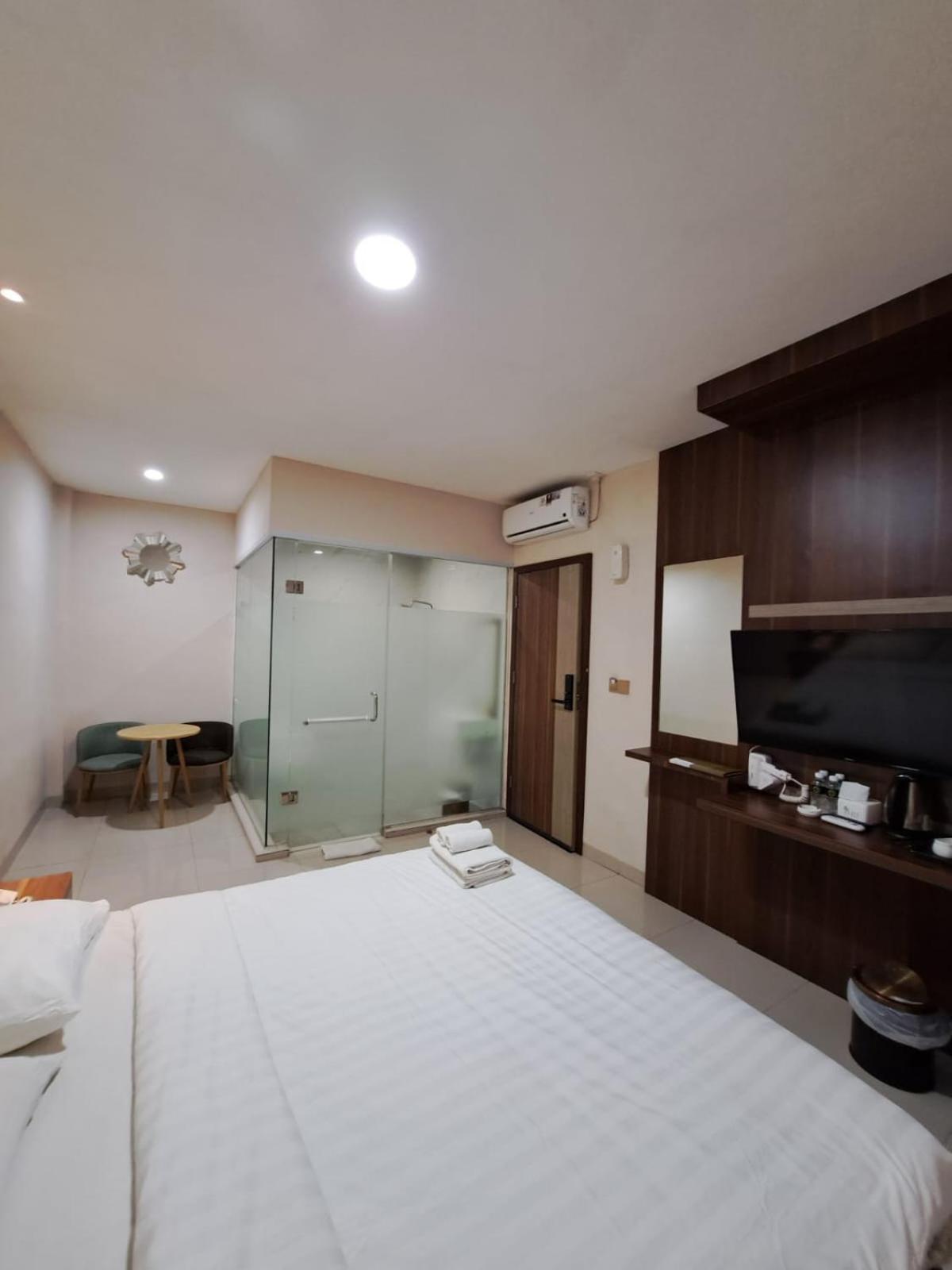 Hotel Morena Batam Екстериор снимка